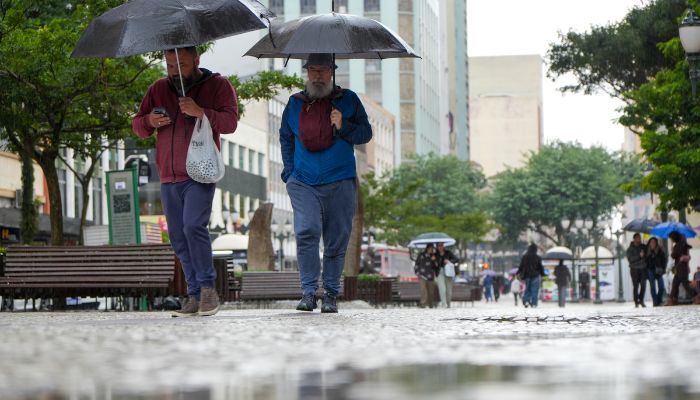 Simepar prevê tempestades nas regiões Oeste e Norte do Paraná entre quinta e sexta-feira